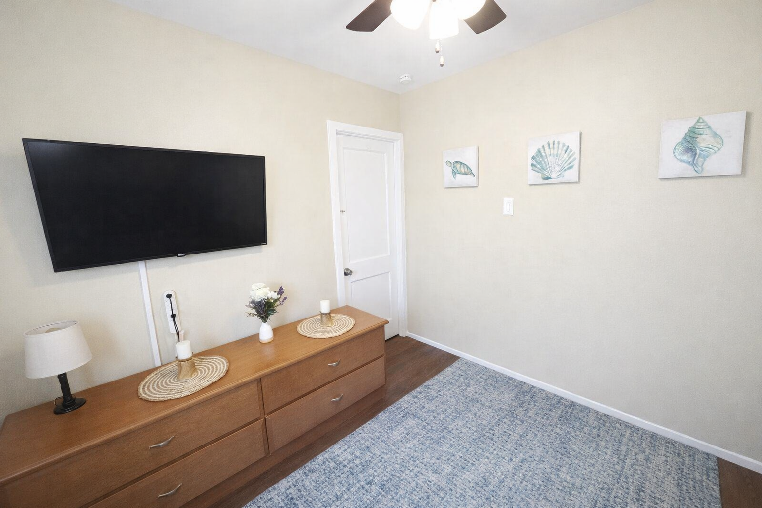 Wildwood Days 2 bdrm #10 Rental blk from Beach/Boardwalk/Fox Park. Mins to Morey's Piers!!